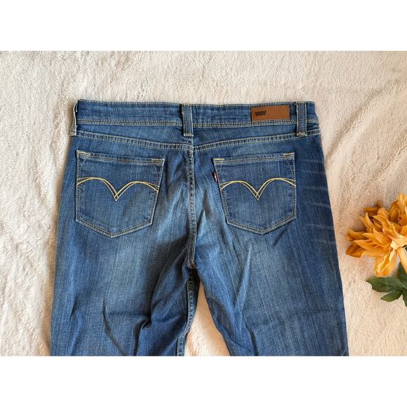 Levi's Demi Curve Lowrise Bootcut Skinny Size 11/30 - Picture 2 of 5